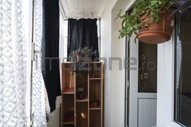 Lujerului, apartament cu 2 camere, 5 min. metrou Lujerului, decomandat, 6/10, comision 0%.